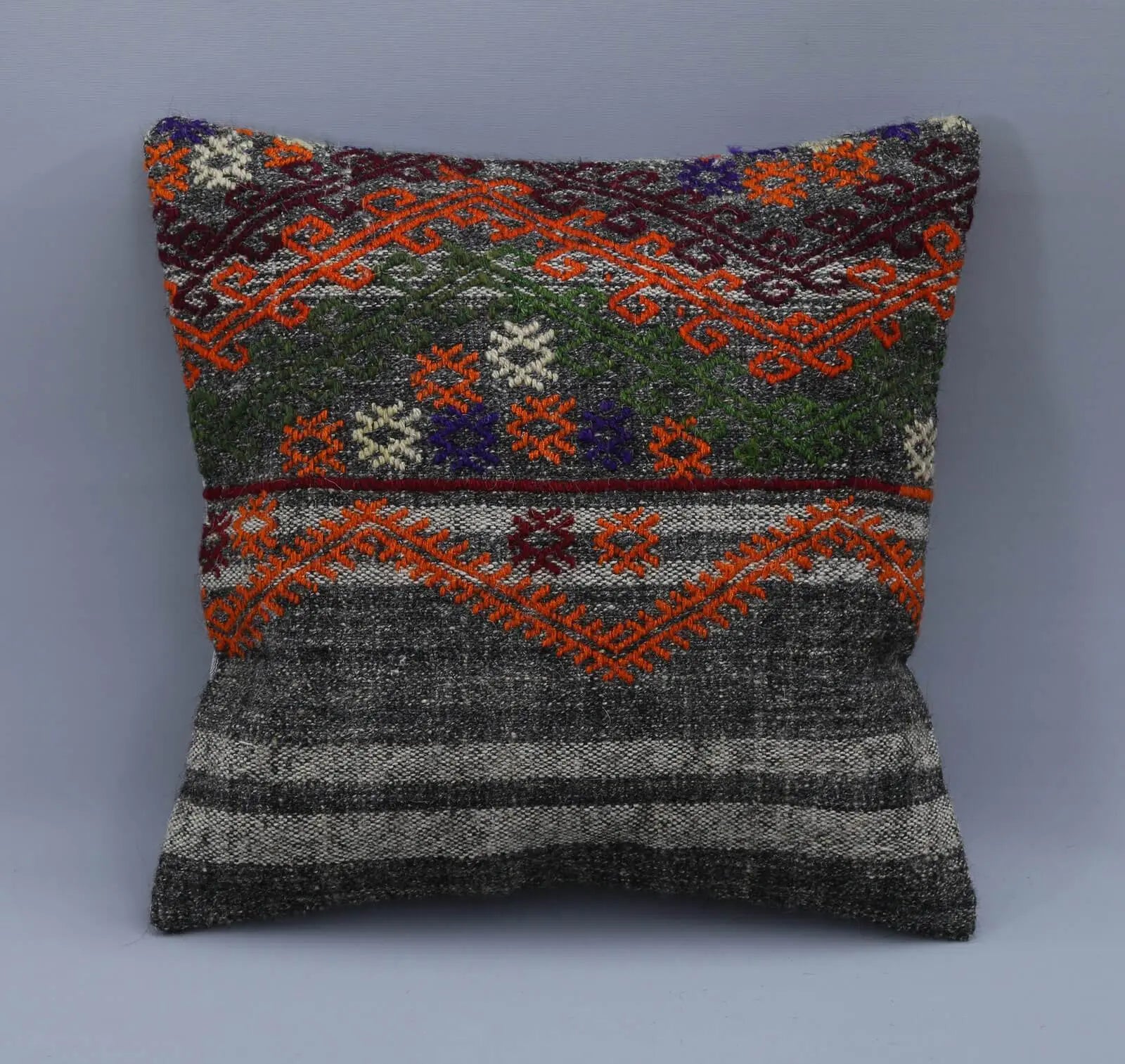 RC 27145 1 GREY PILLOWS